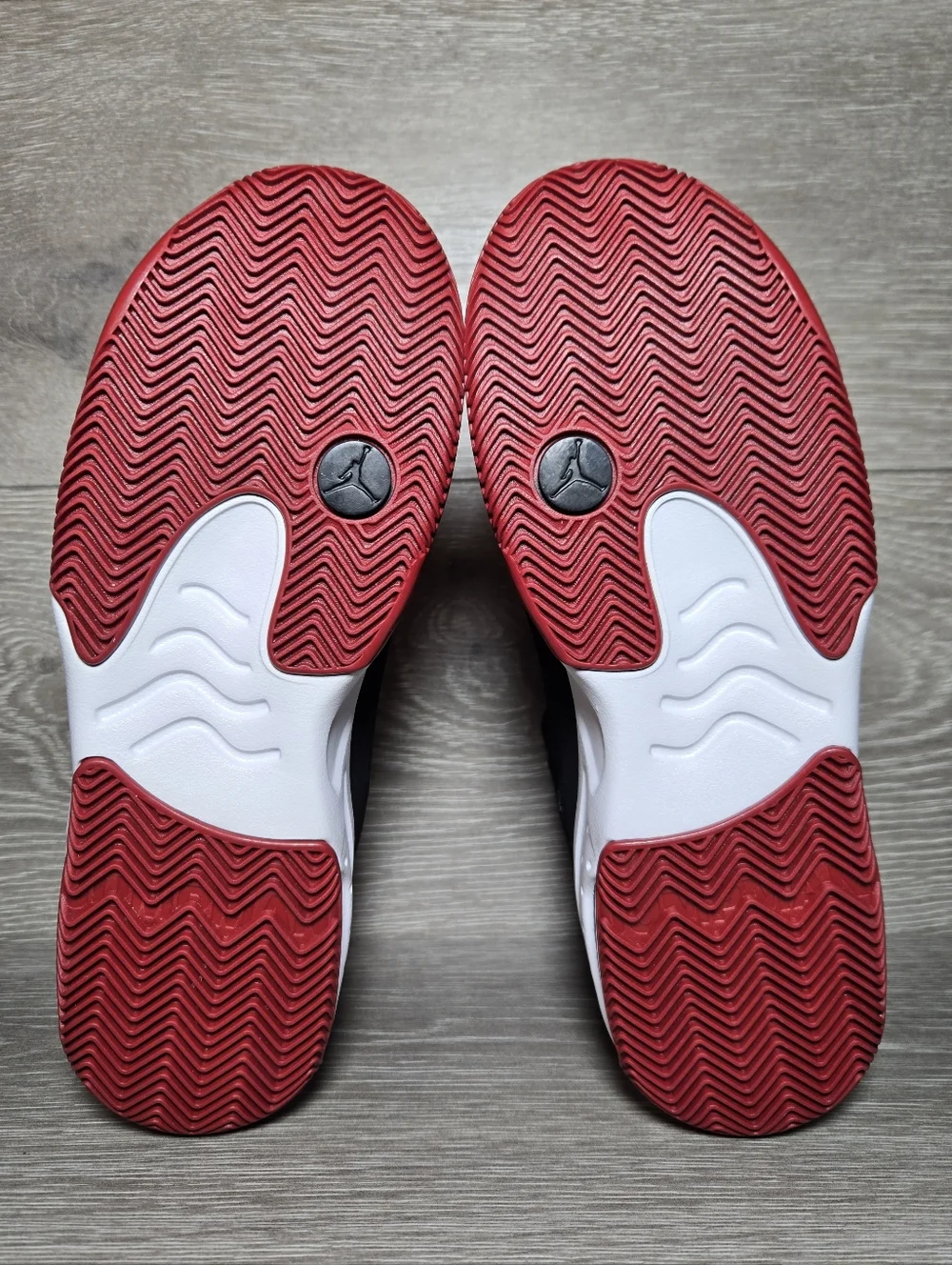 Jordan Max Aura 2 Black Gym Red White CN8094-016 Youth Size 5.5 / Women's Size 7